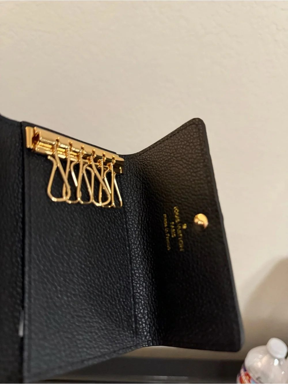 Louis VUITTON M64421 6 Key Holder pouch black monogram